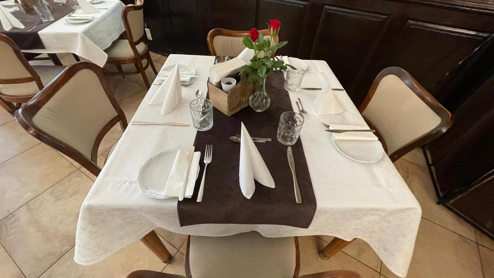 Hotel Zamkowy Walbrzych Bagian luar foto