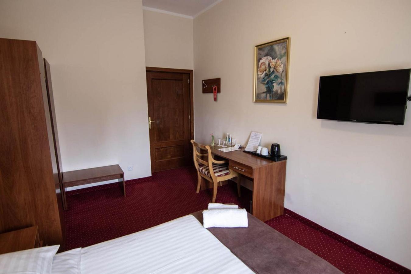 Hotel Zamkowy Walbrzych Bagian luar foto