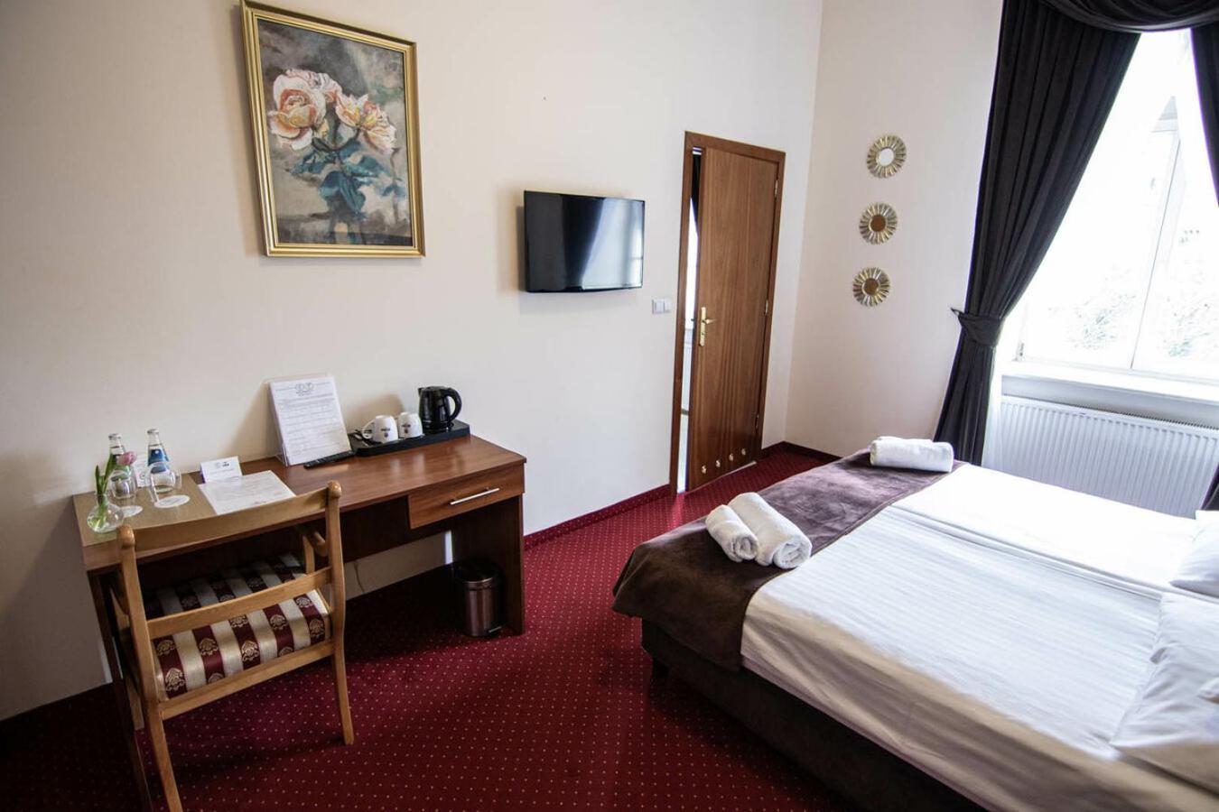 Hotel Zamkowy Walbrzych Bagian luar foto