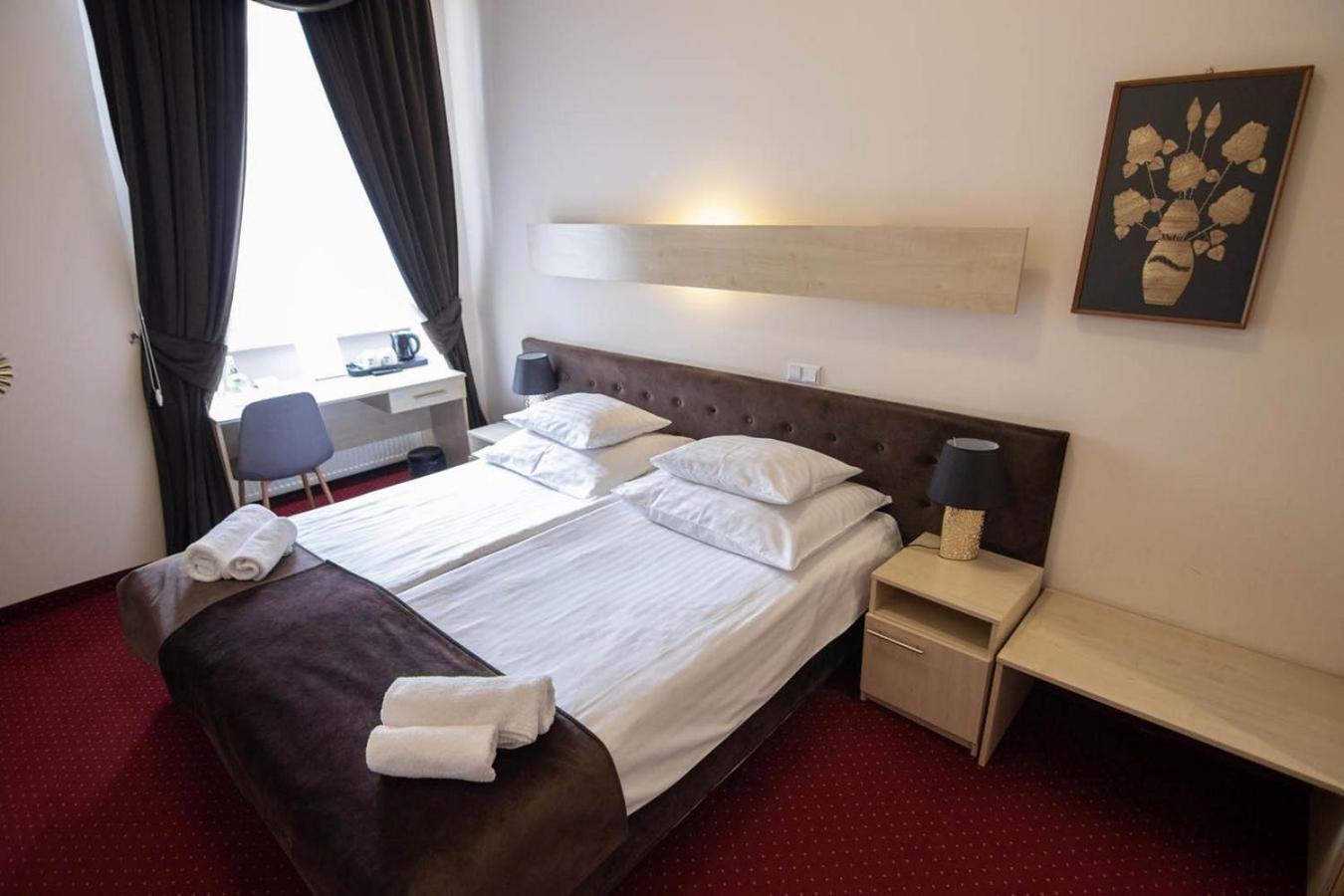 Hotel Zamkowy Walbrzych Bagian luar foto
