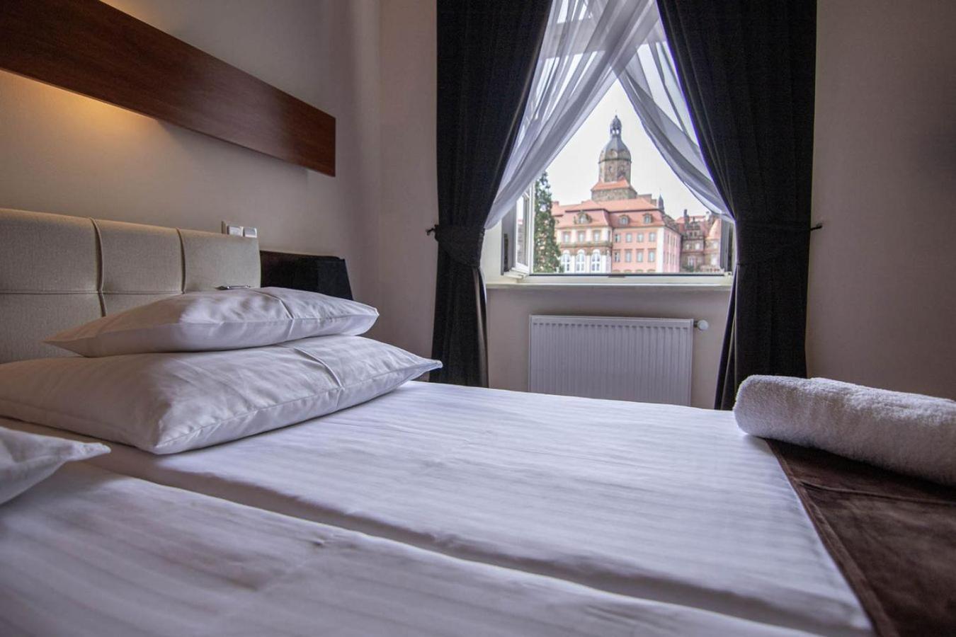 Hotel Zamkowy Walbrzych Bagian luar foto