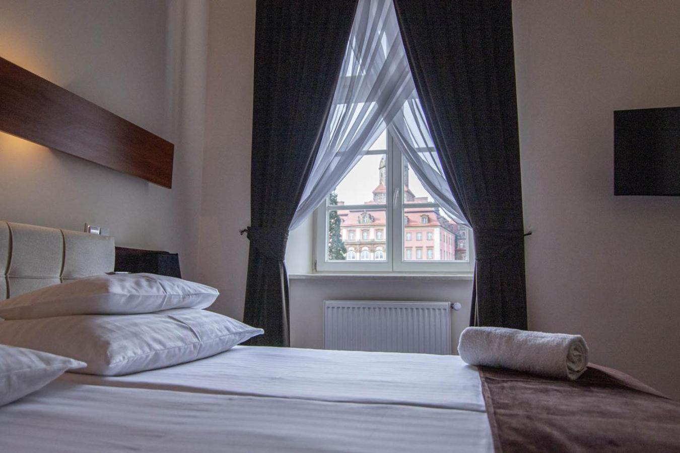 Hotel Zamkowy Walbrzych Bagian luar foto