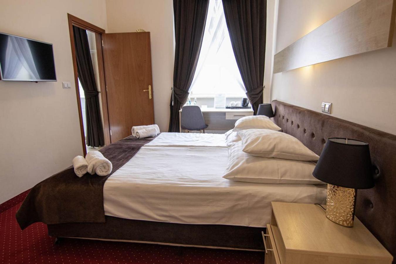 Hotel Zamkowy Walbrzych Bagian luar foto