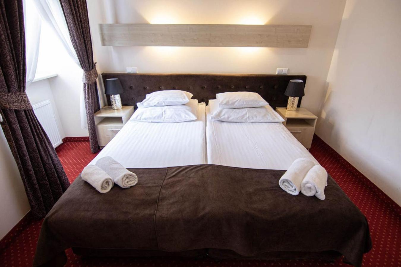 Hotel Zamkowy Walbrzych Bagian luar foto
