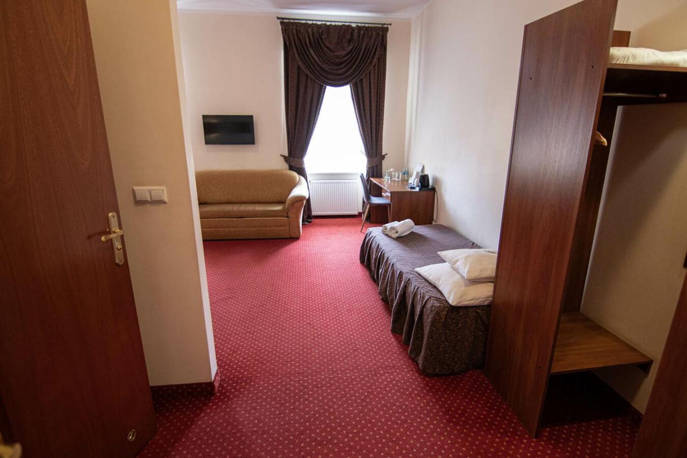 Hotel Zamkowy Walbrzych Bagian luar foto