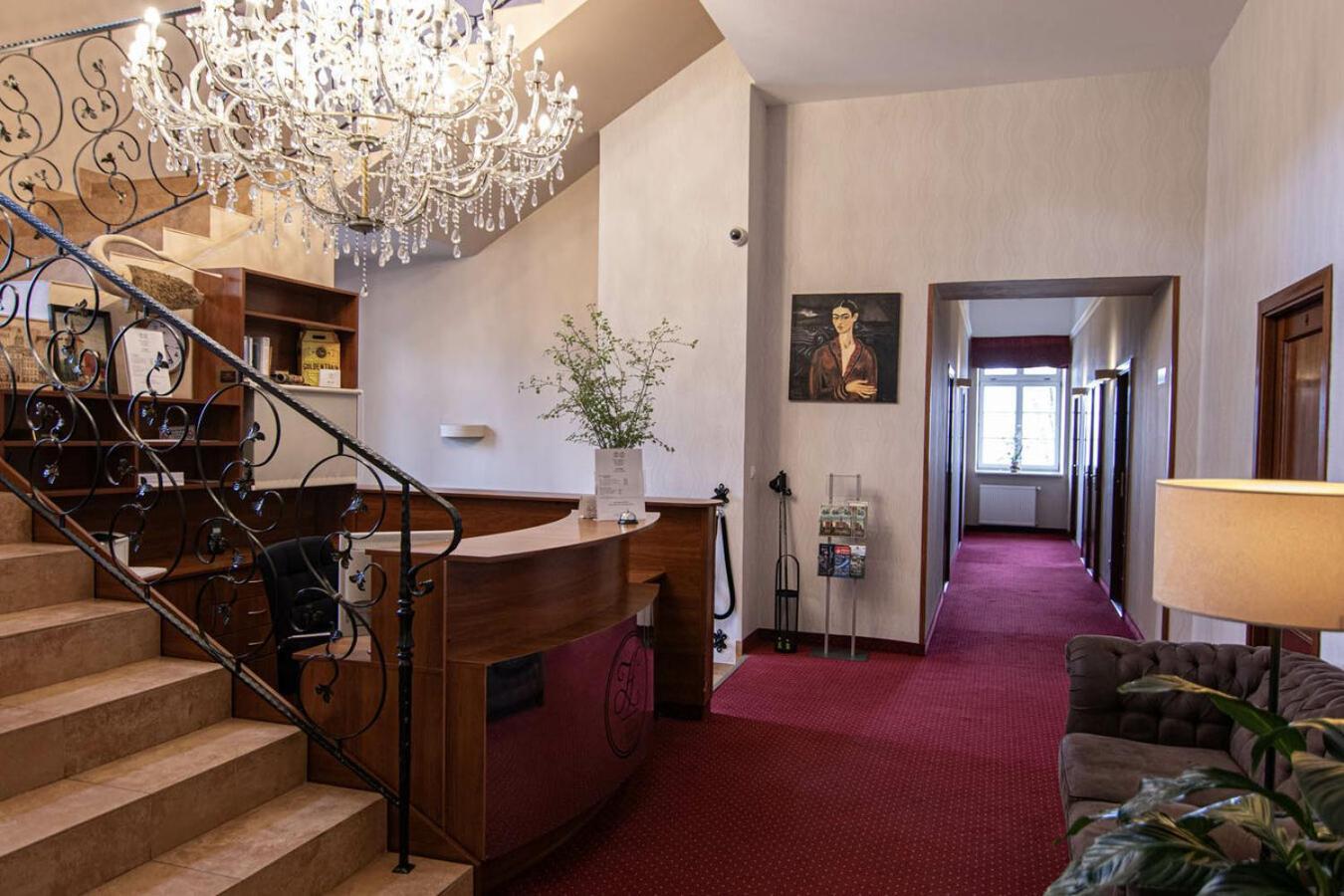 Hotel Zamkowy Walbrzych Bagian luar foto